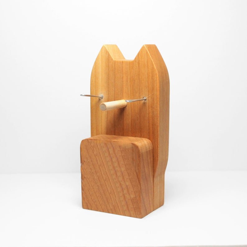 Matt-Handmade Pomeranian Dog Eyeglass Stand