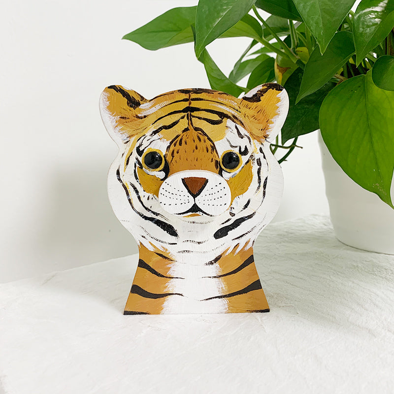 Tiger Eyeglasses Stand