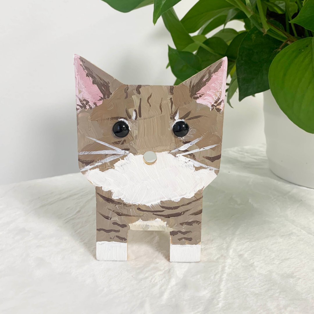 Cute Little Gray Cat Eyeglasses Stand