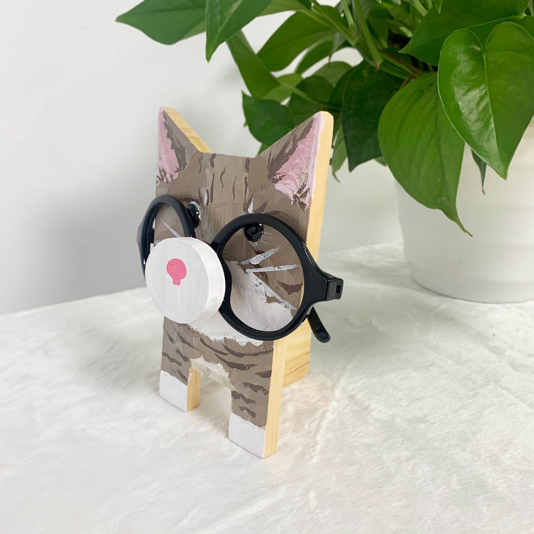 Cute Little Gray Cat Eyeglasses Stand