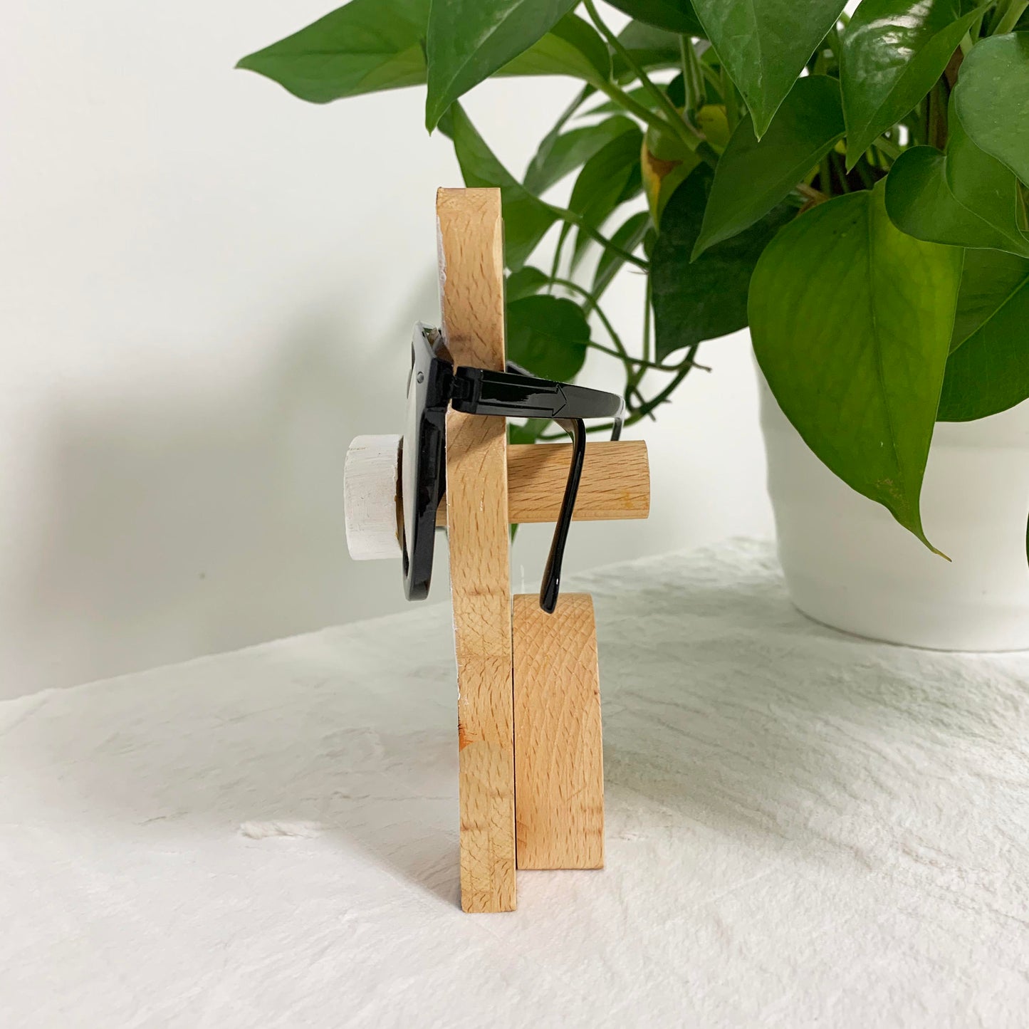Tiger Eyeglasses Stand