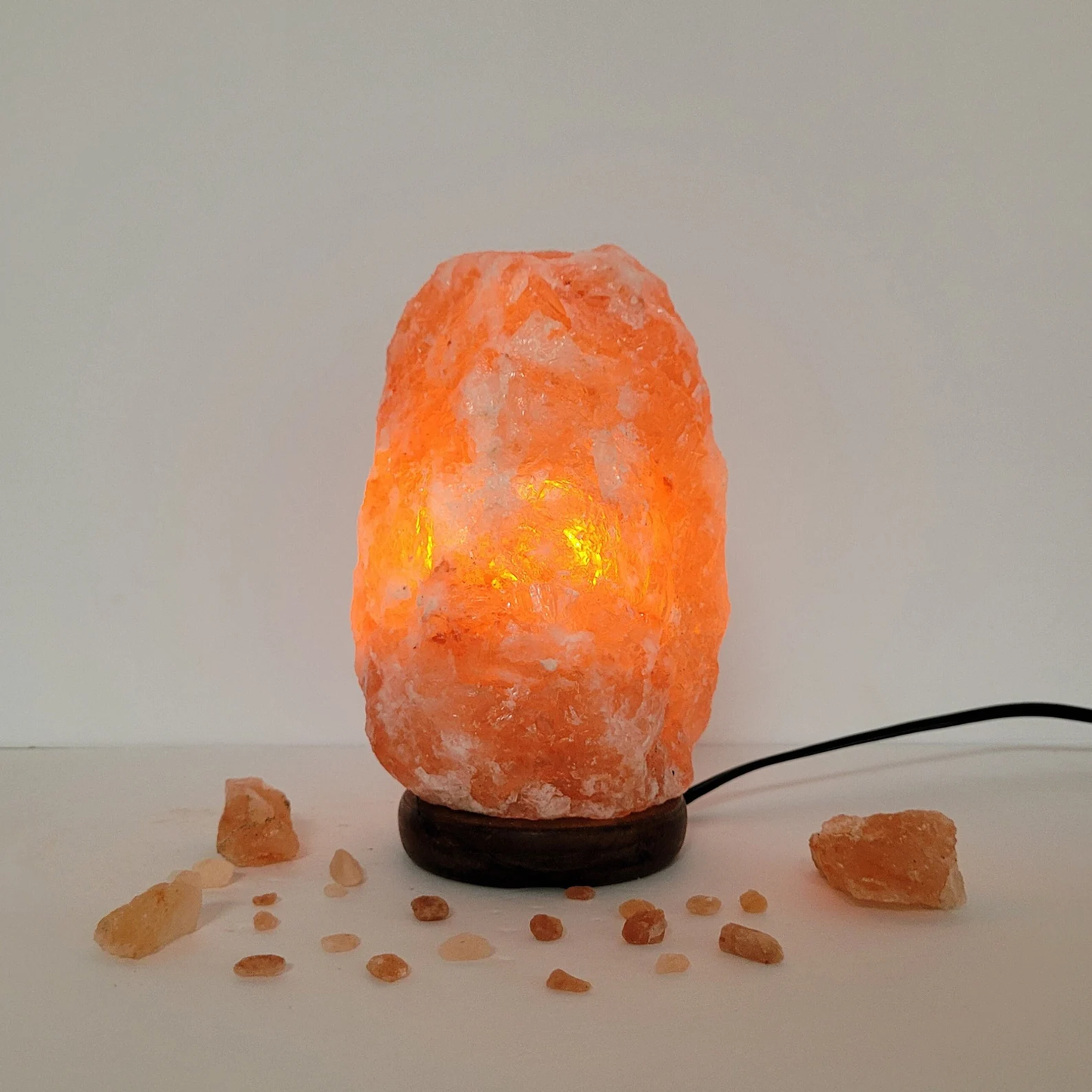 Natural salt crystal lamp