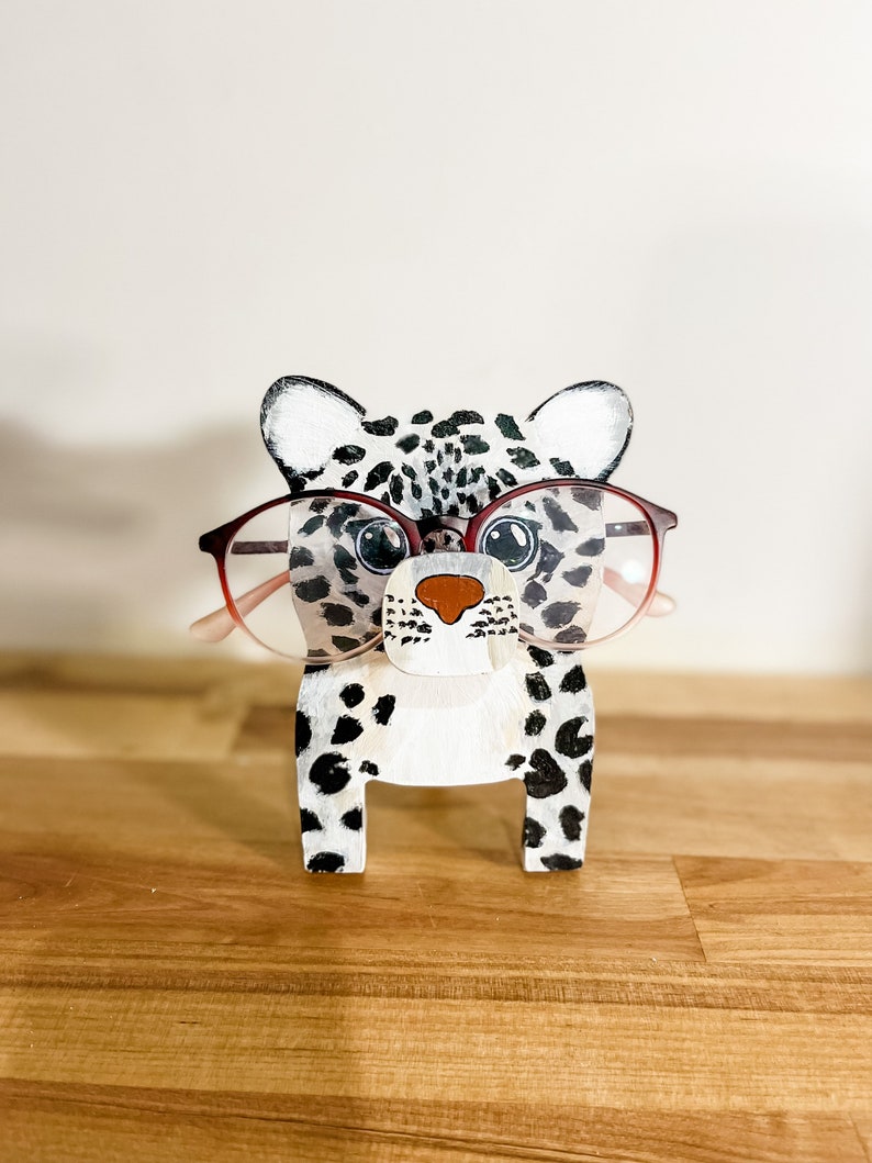 Leopard Eyeglass Stand.