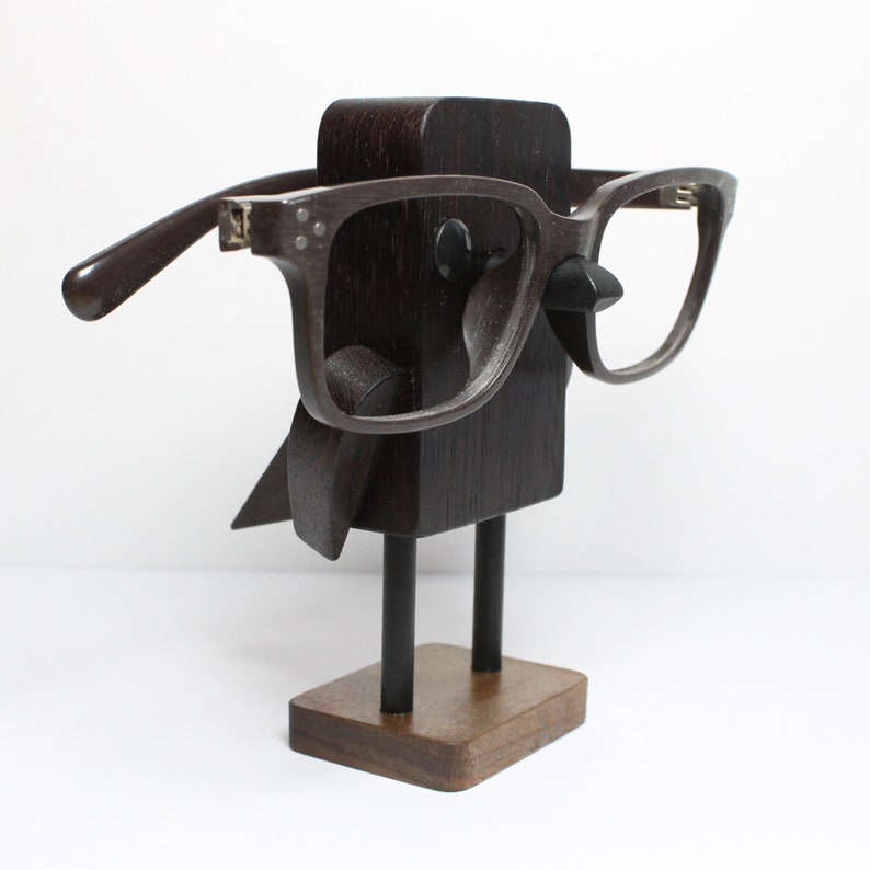 Raven Eyeglass Stand.