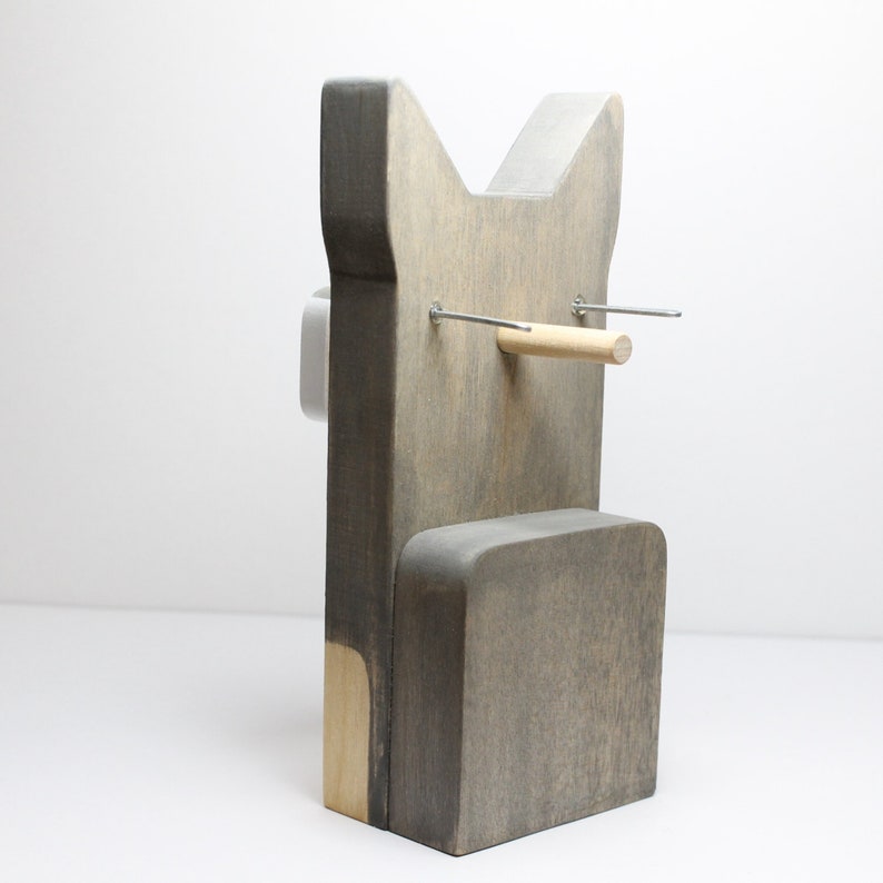 Wolf Eyeglass Stand.