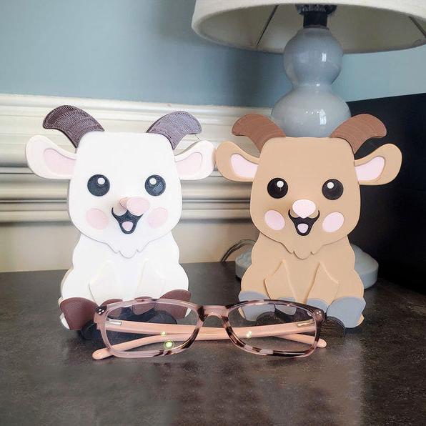Unique Sheep Eyeglas Stand.