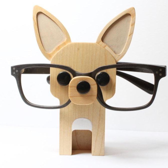 Chihuahua Eyeglass Stand.
