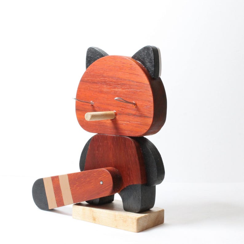 Red Panda Eyeglass Stand.