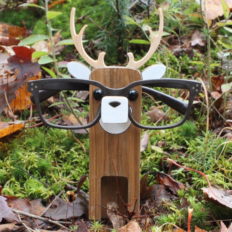 Deer Eyeglass Stand.