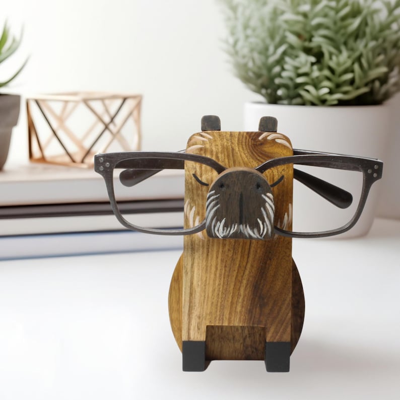 Capybara Eyeglass Stand.